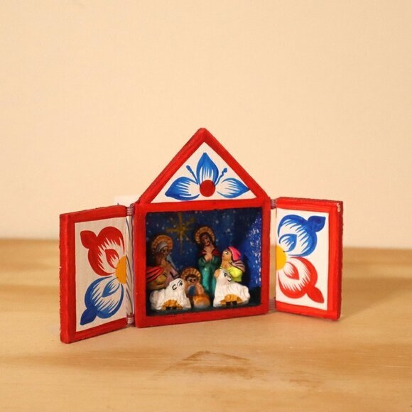 Nativity Scene Miniature Diorama Retablo‎ Wood Box 3" Tall - Picture 3 of 9